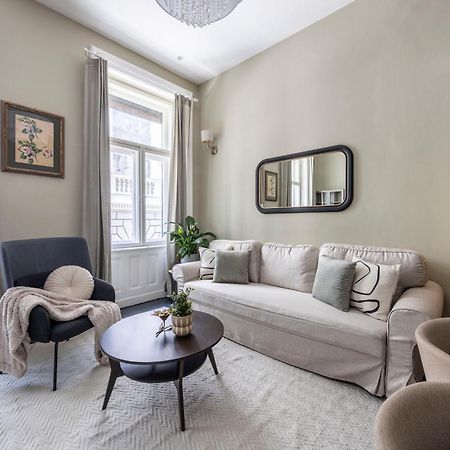Charming Art Deco Style Apartment In The Heart Of Boedapest Buitenkant foto