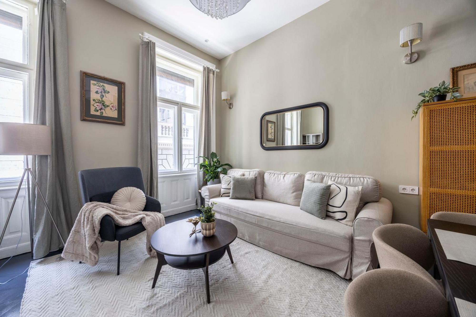 Charming Art Deco Style Apartment In The Heart Of Boedapest Buitenkant foto