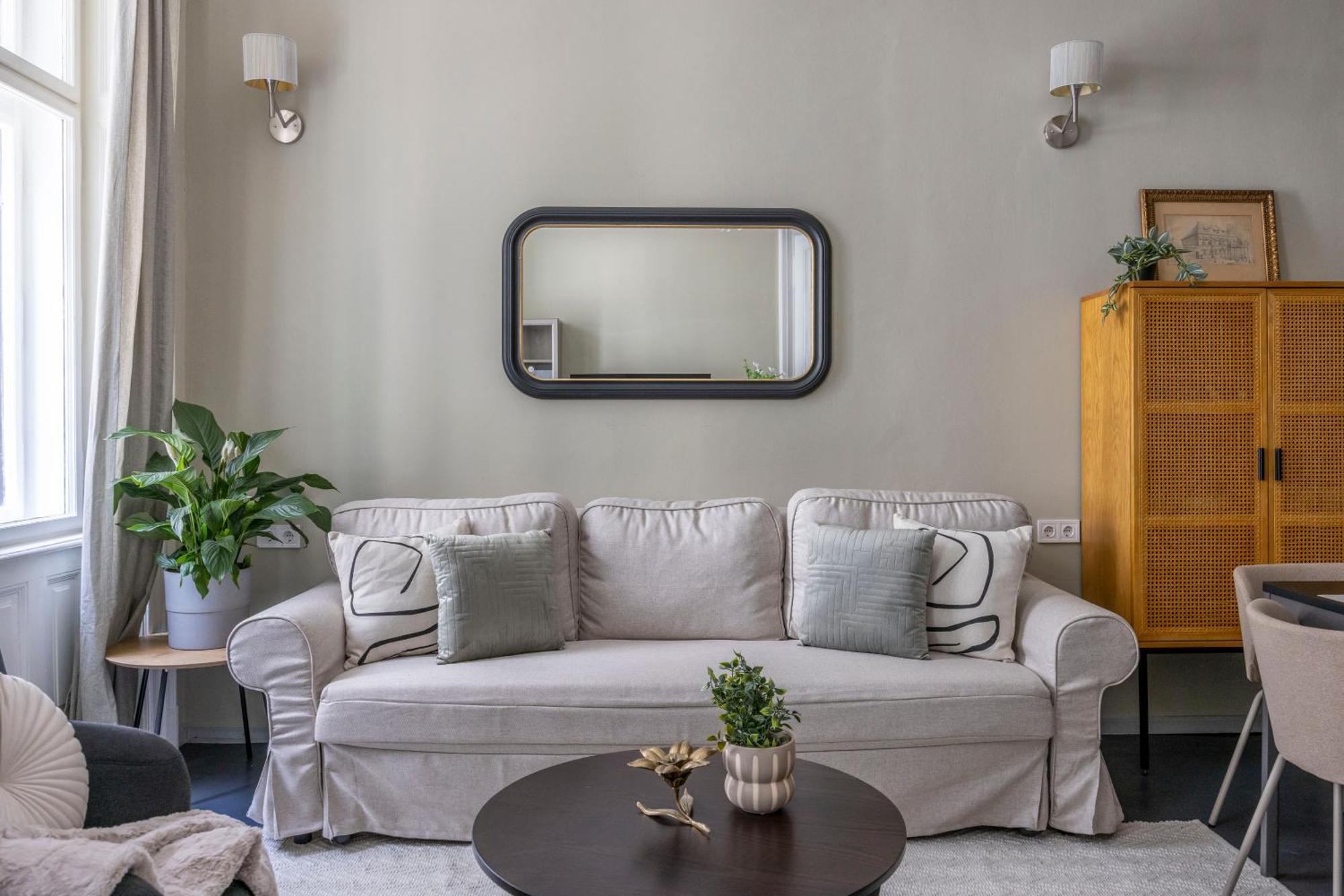 Charming Art Deco Style Apartment In The Heart Of Boedapest Buitenkant foto